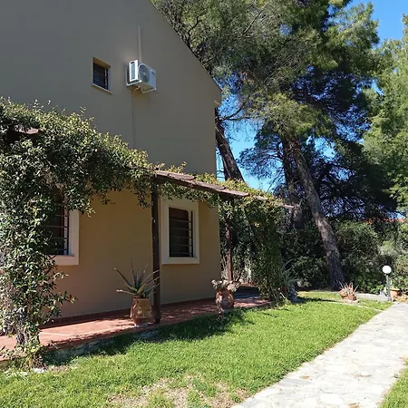 Villa High Aesthetics Maisonette In The Wood By The Sea